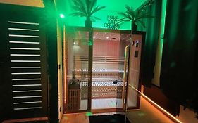 Aux Secrets De Lora, Chambre De Charme Vip